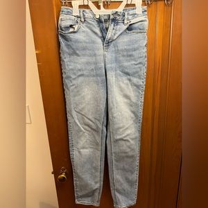 American Eagle Curvy Mom Jeans 4 Long GUC
